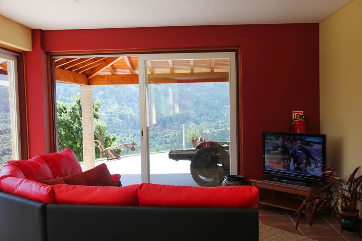 Encostas Da Torre Guest House Terras de Bouro Exterior foto