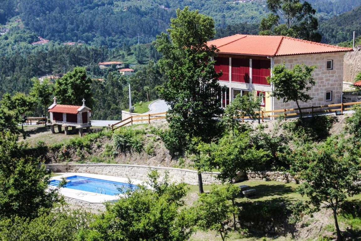 Encostas Da Torre Guest House Terras de Bouro Exterior foto