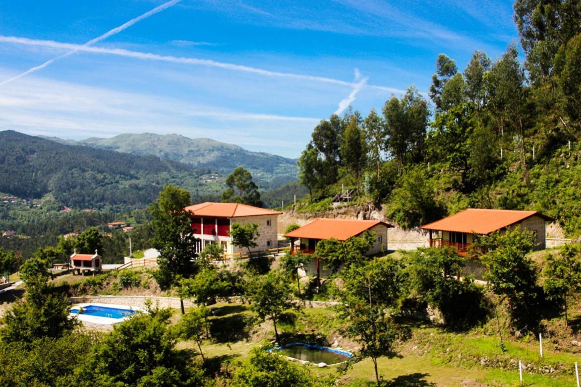 Encostas Da Torre Guest House Terras de Bouro Exterior foto